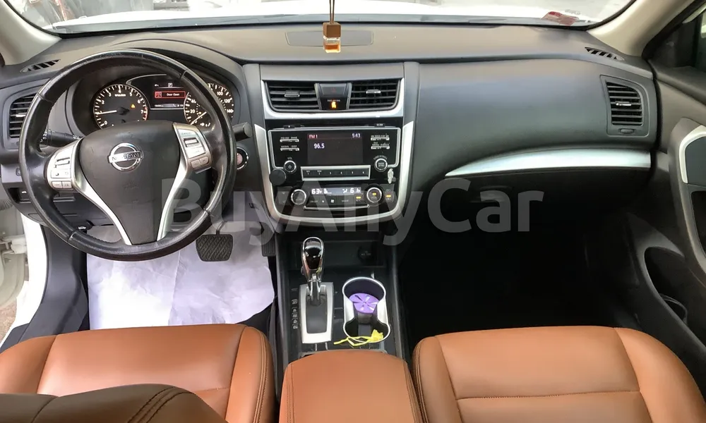Vehicle photo 7