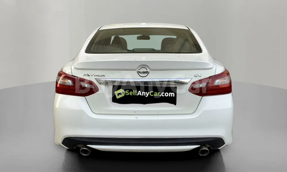 Vehicle photo 2