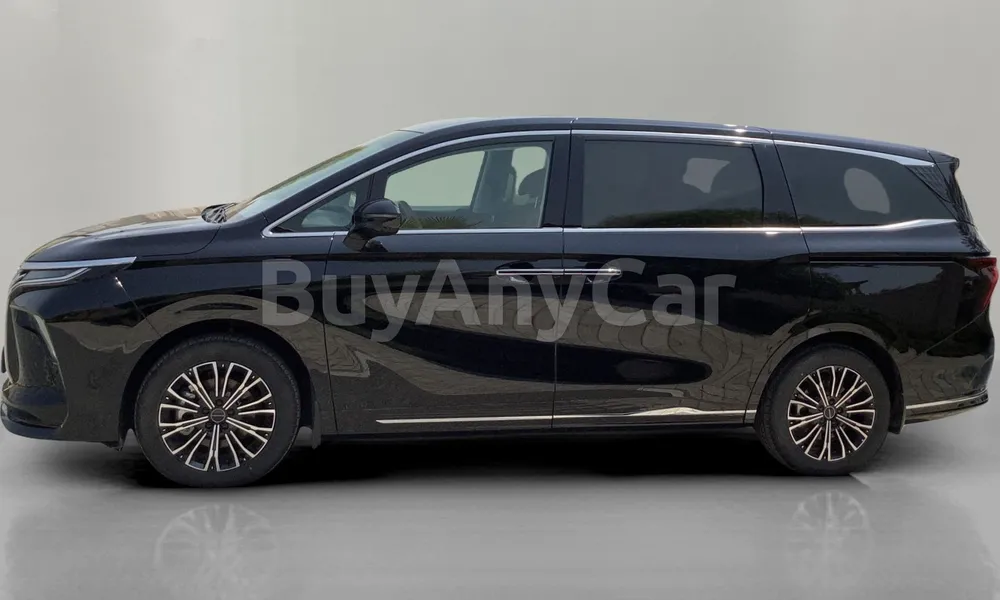 Vehicle photo 4