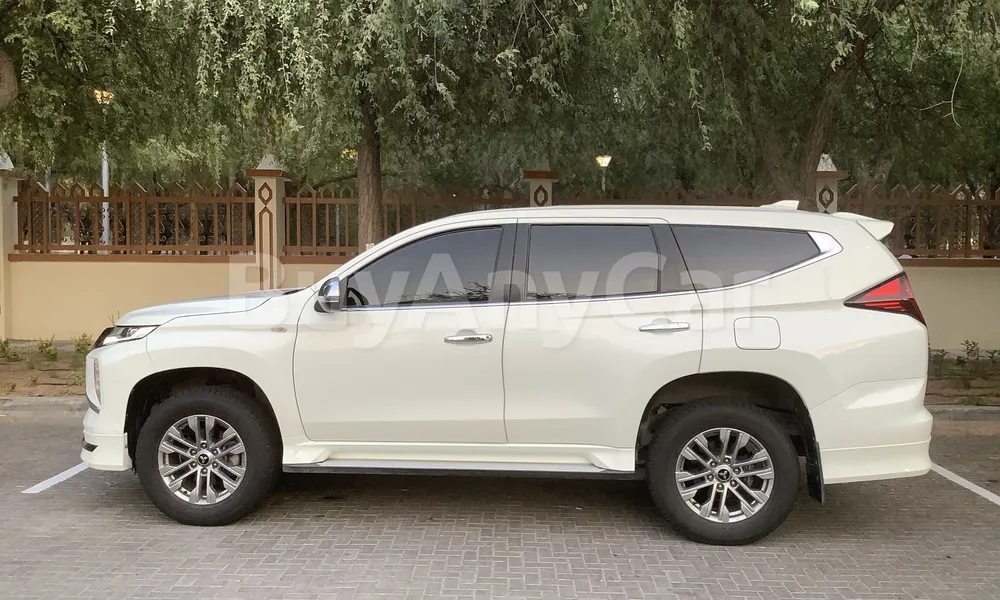 Vehicle photo 4