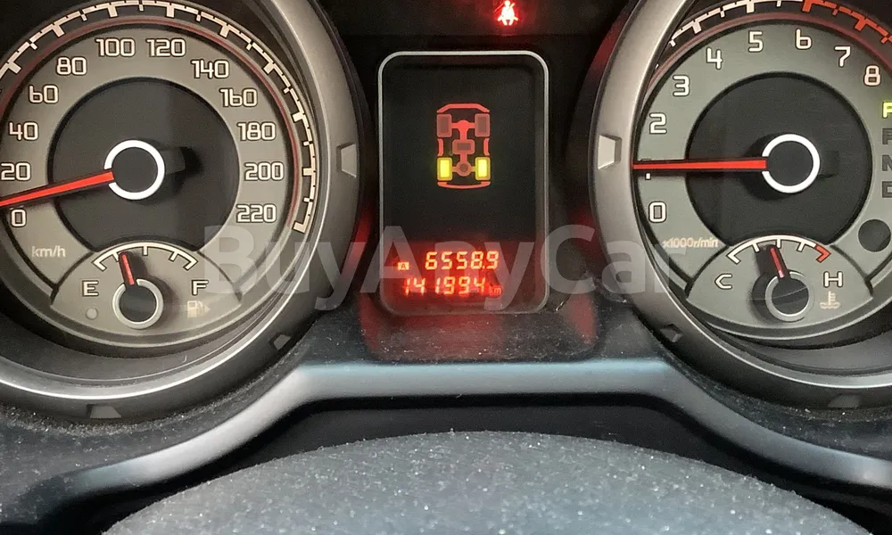 Vehicle photo 7