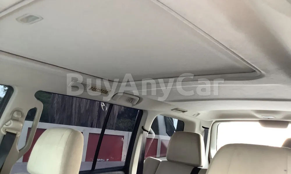 Vehicle photo 9
