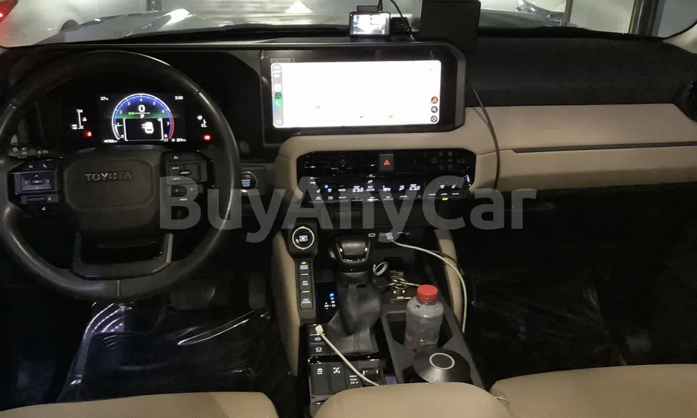 Vehicle photo 8
