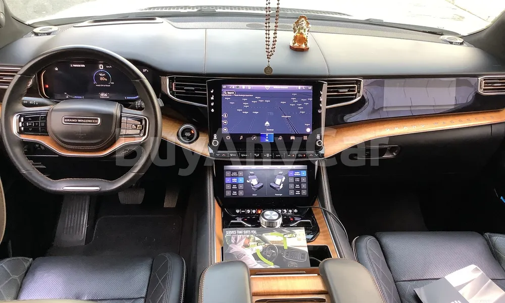 Vehicle photo 8