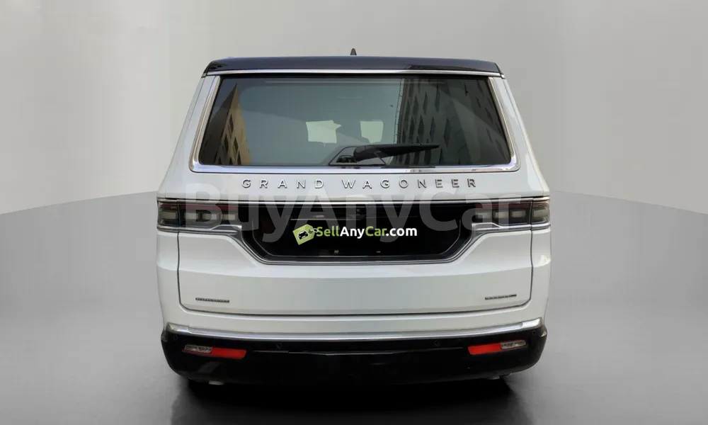 Vehicle photo 2