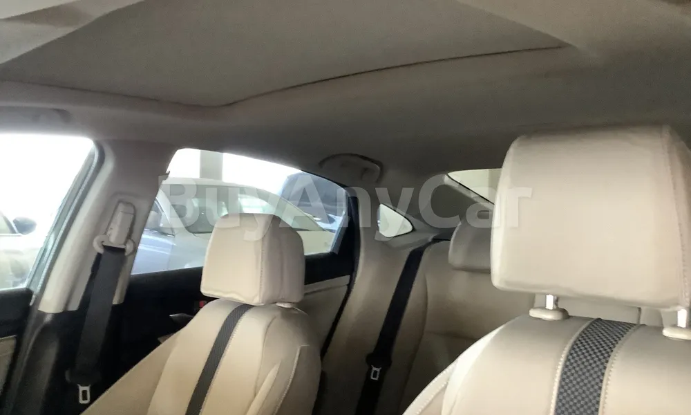 Vehicle photo 9
