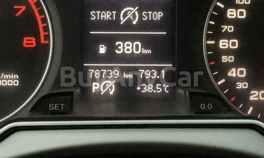 Vehicle photo 8