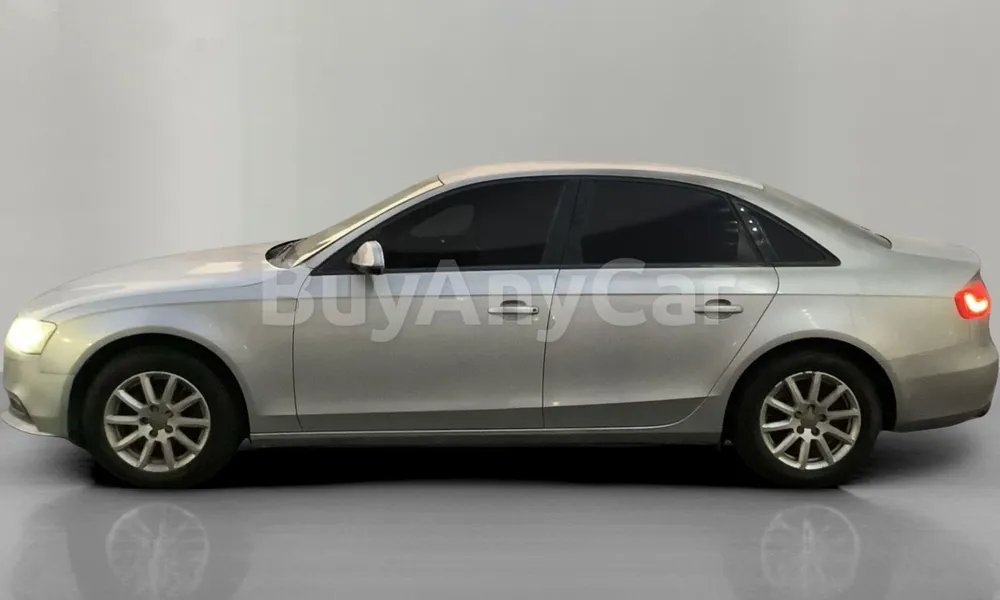 Vehicle photo 4