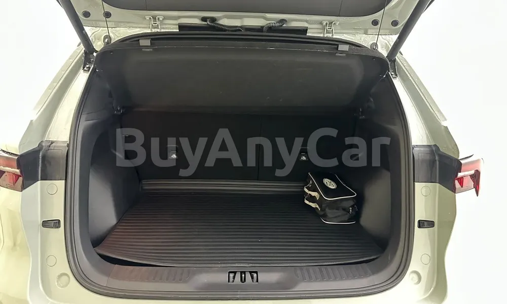 Vehicle photo 14