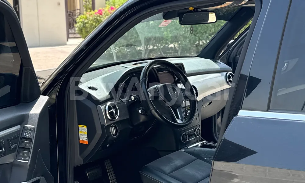 Vehicle photo 9