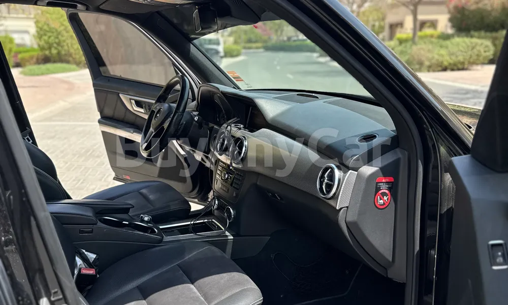 Vehicle photo 10