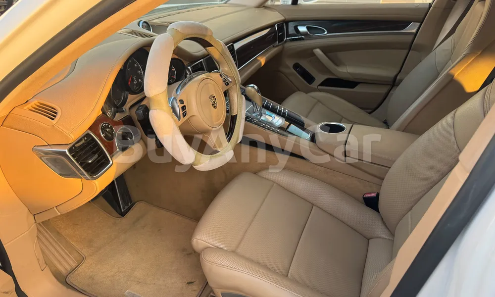 Vehicle photo 9