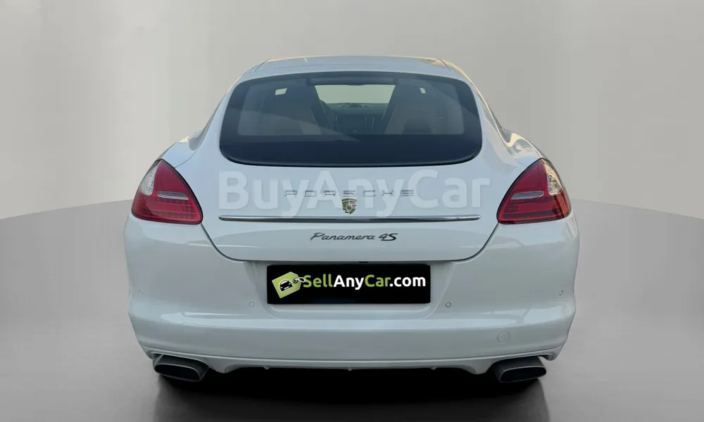 Vehicle photo 2