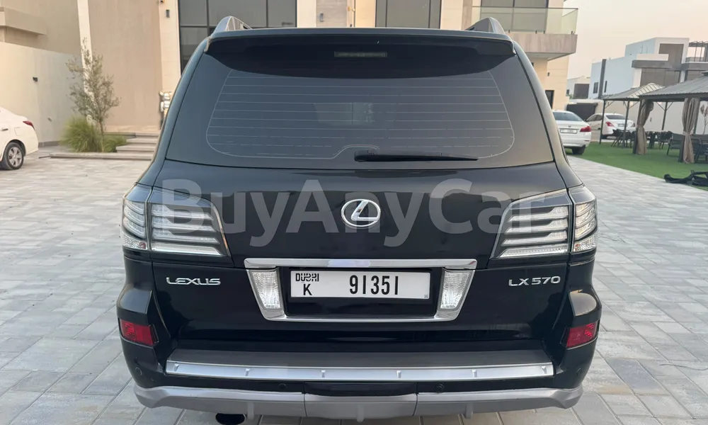 Vehicle photo 9