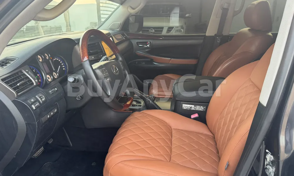 Vehicle photo 6