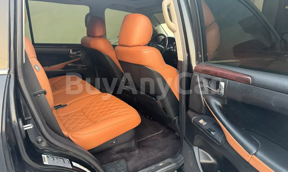 Vehicle photo 4