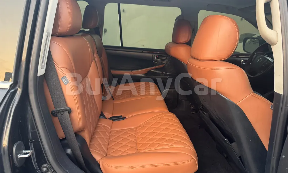Vehicle photo 8
