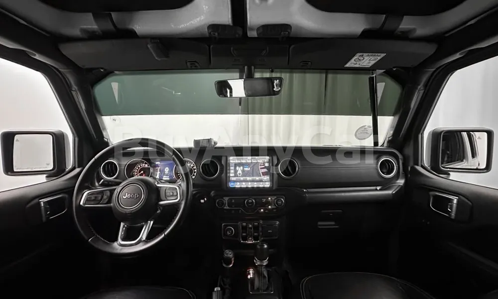 Vehicle photo 4
