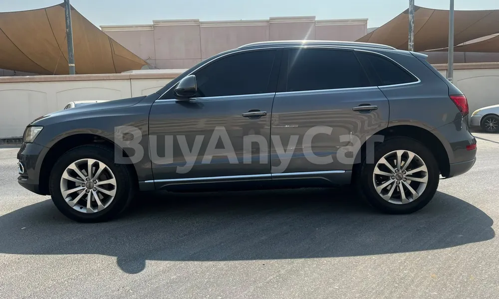 Vehicle photo 4