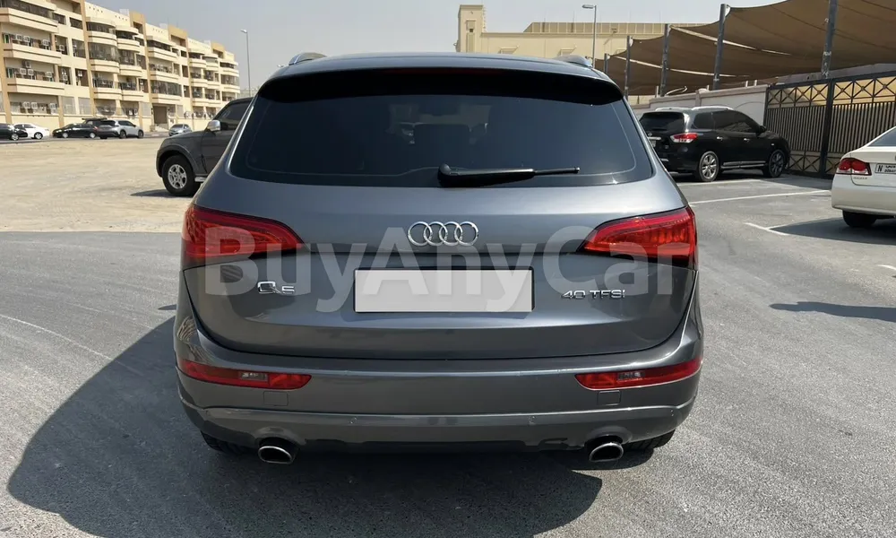 Vehicle photo 2