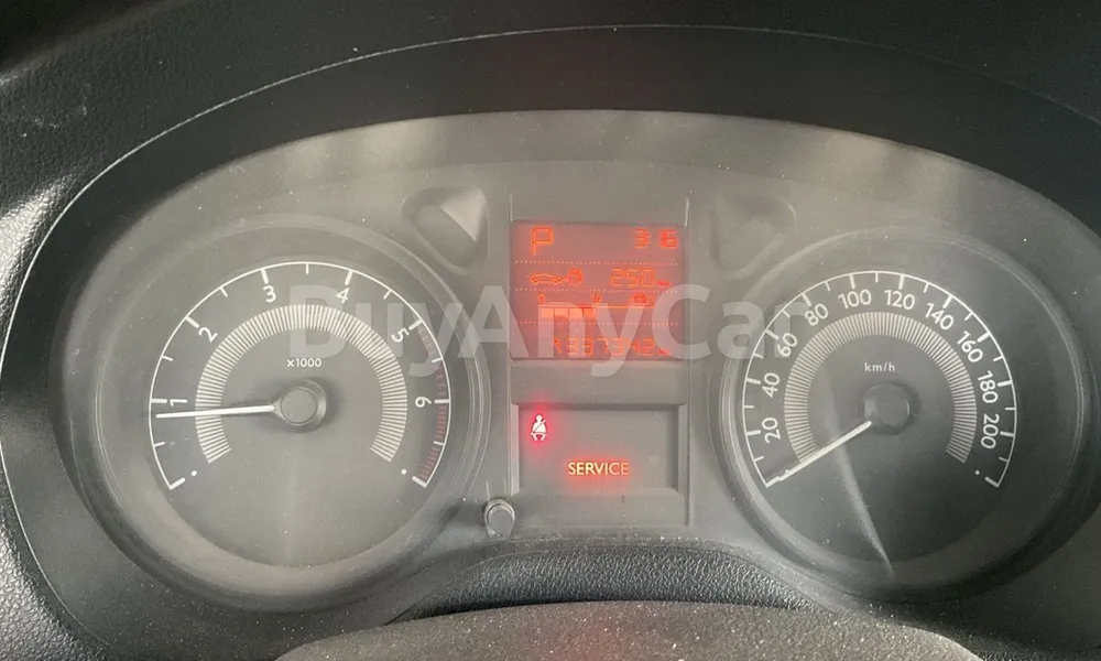 Vehicle photo 6
