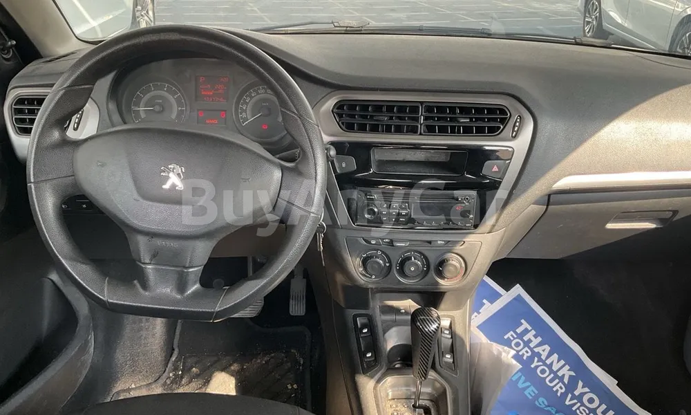 Vehicle photo 8