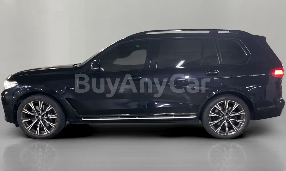 Vehicle photo 4
