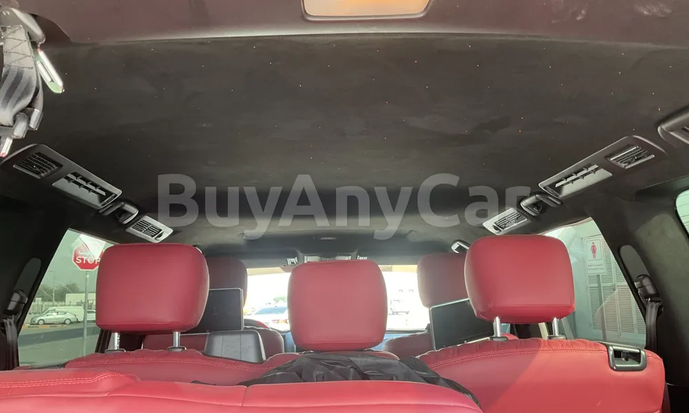 Vehicle photo 9