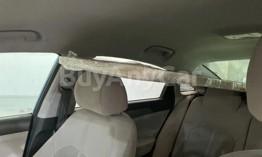 Vehicle photo 12
