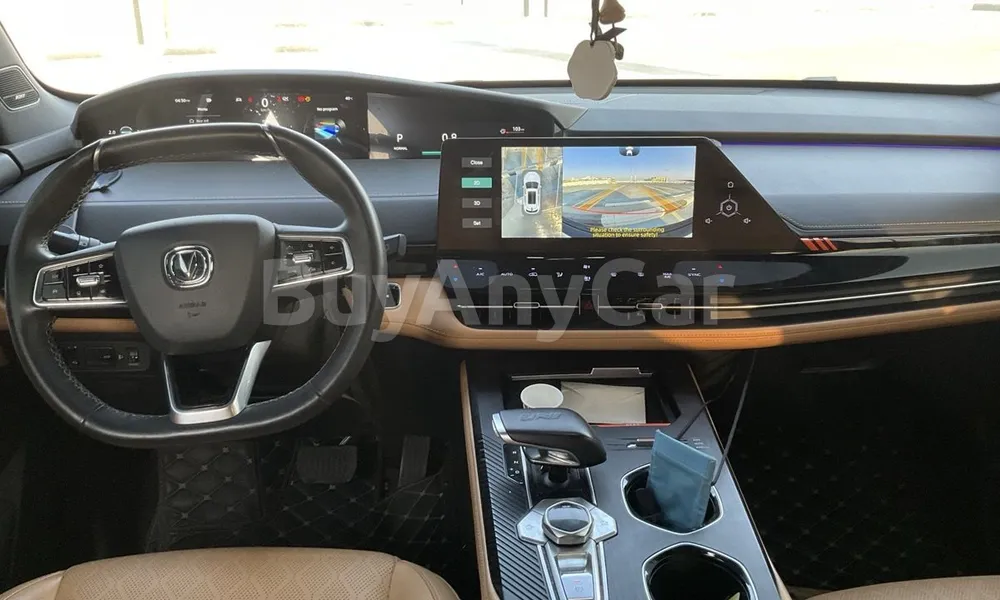 Vehicle photo 8