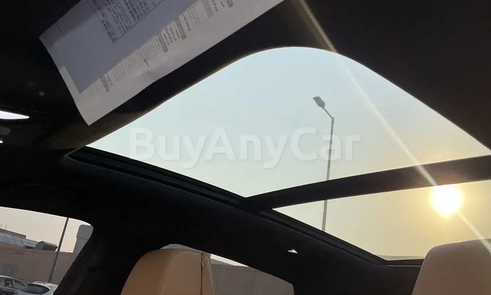 Vehicle photo 9