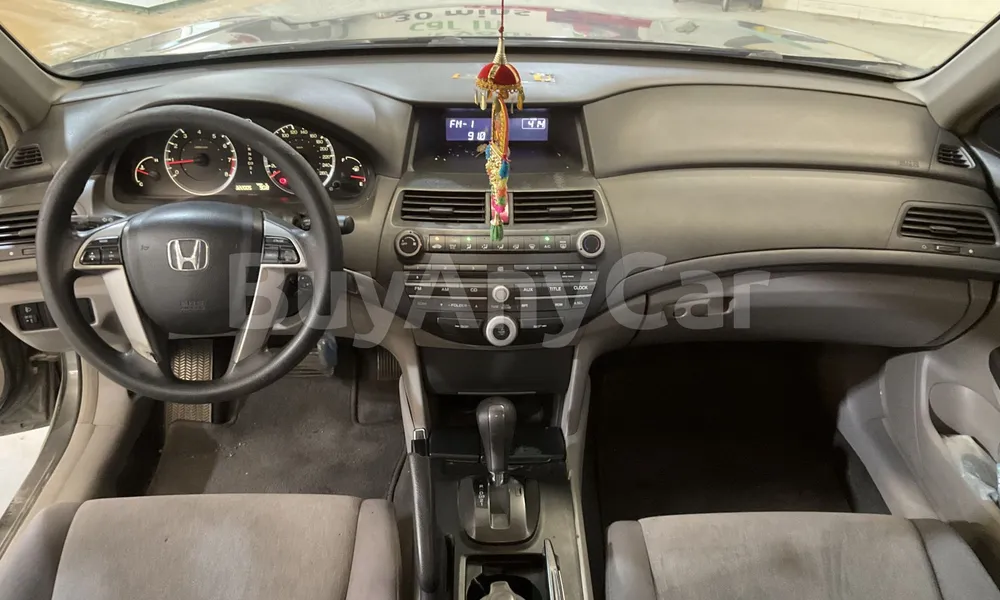 Vehicle photo 8