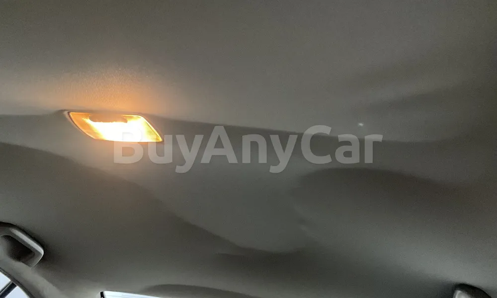 Vehicle photo 9