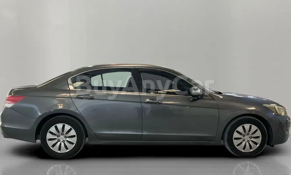 Vehicle photo 3