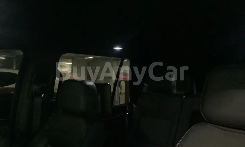 Vehicle photo 8