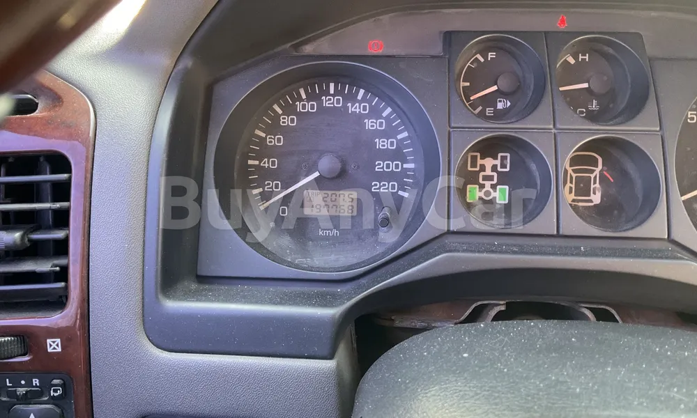 Vehicle photo 7