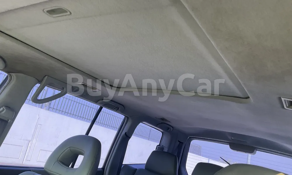 Vehicle photo 8