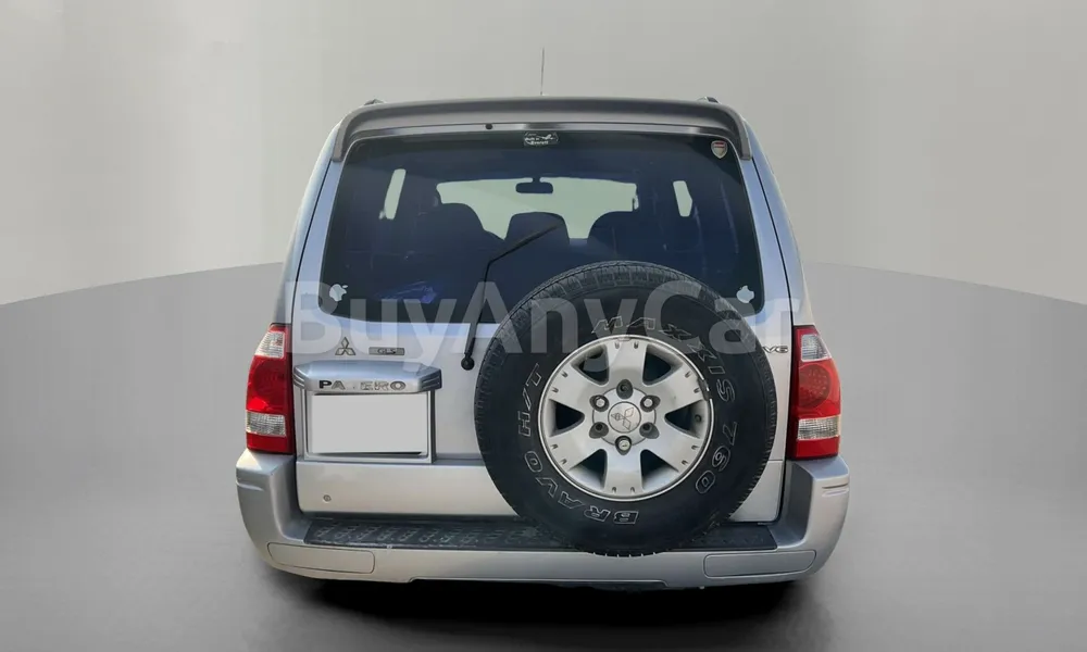 Vehicle photo 2