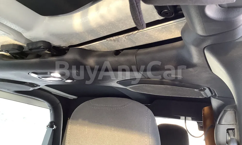 Vehicle photo 9