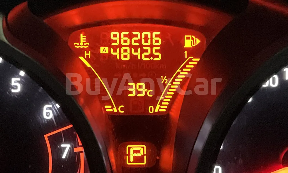 Vehicle photo 9