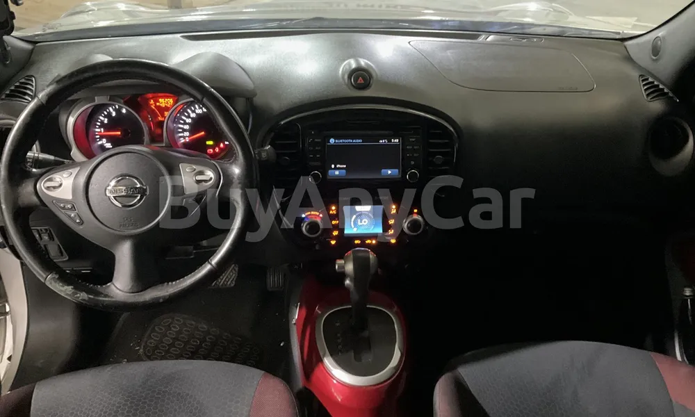 Vehicle photo 8