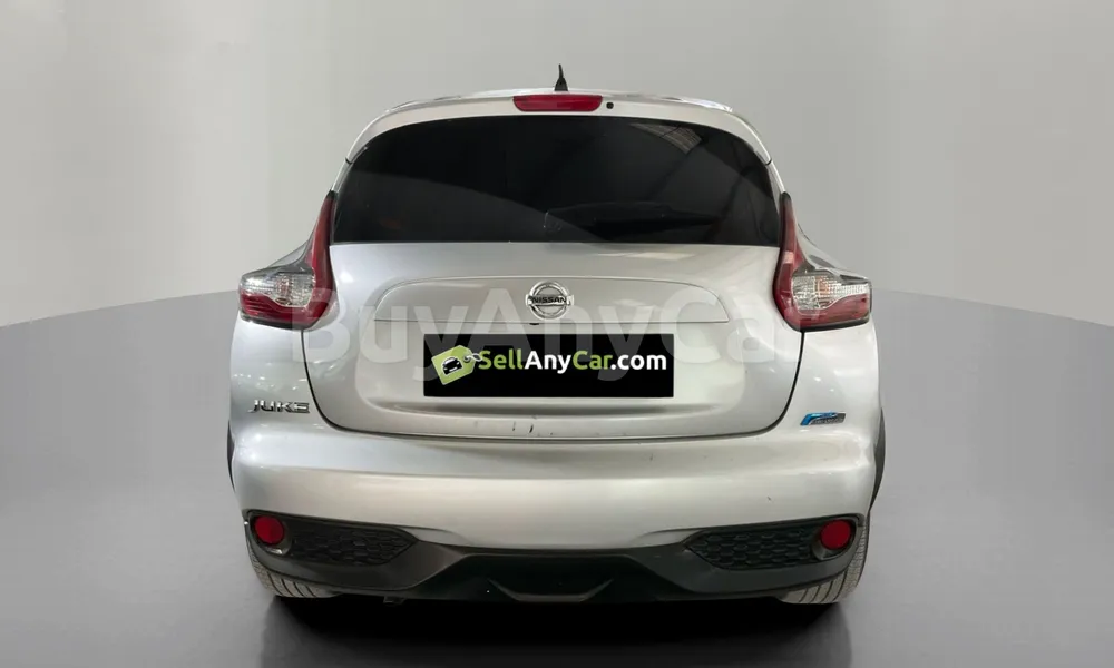 Vehicle photo 2