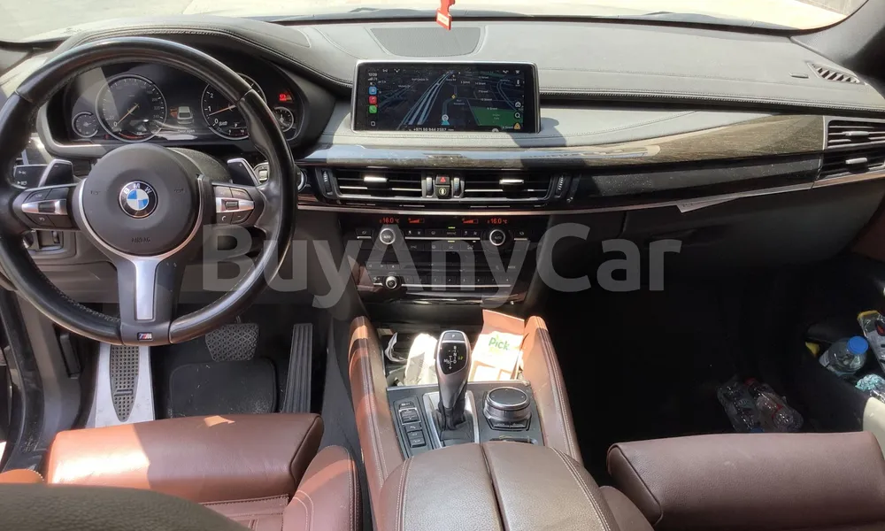 Vehicle photo 8