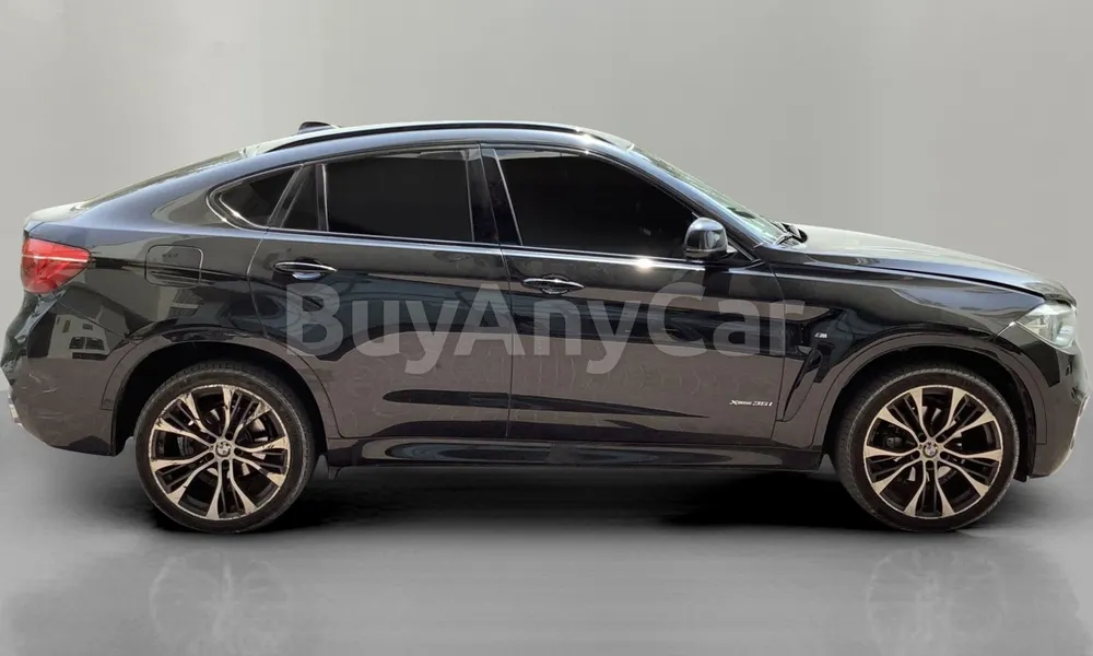 Vehicle photo 3