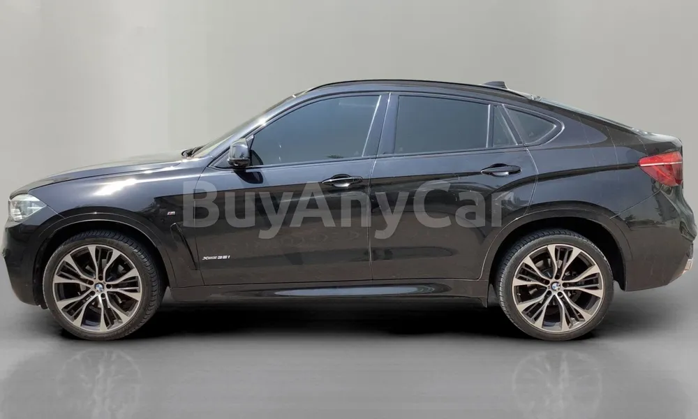 Vehicle photo 4