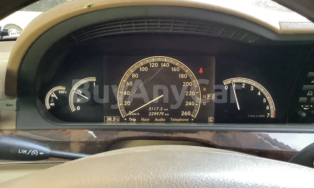 Vehicle photo 6