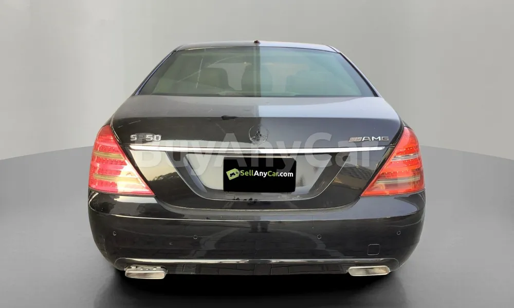 Vehicle photo 2