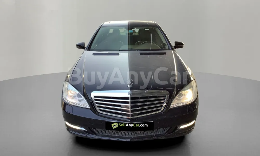 Vehicle photo 1