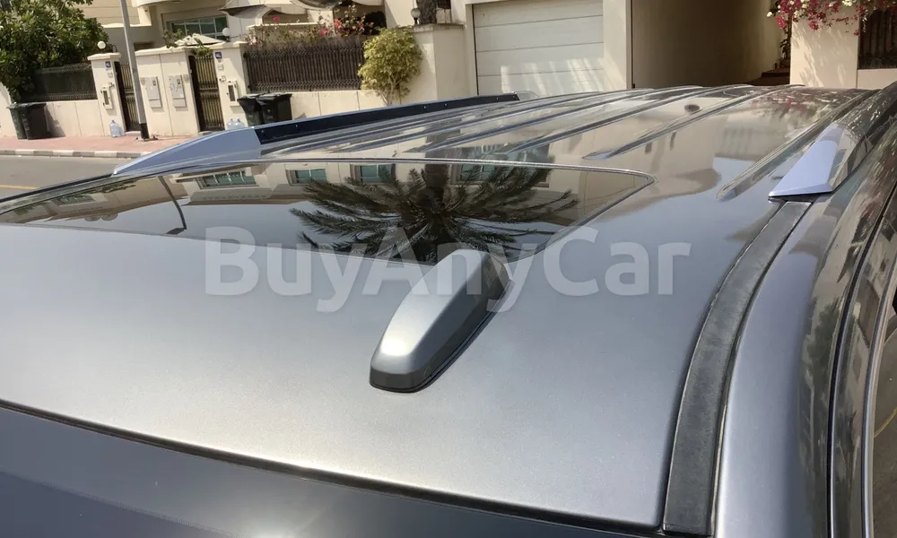 Vehicle photo 5