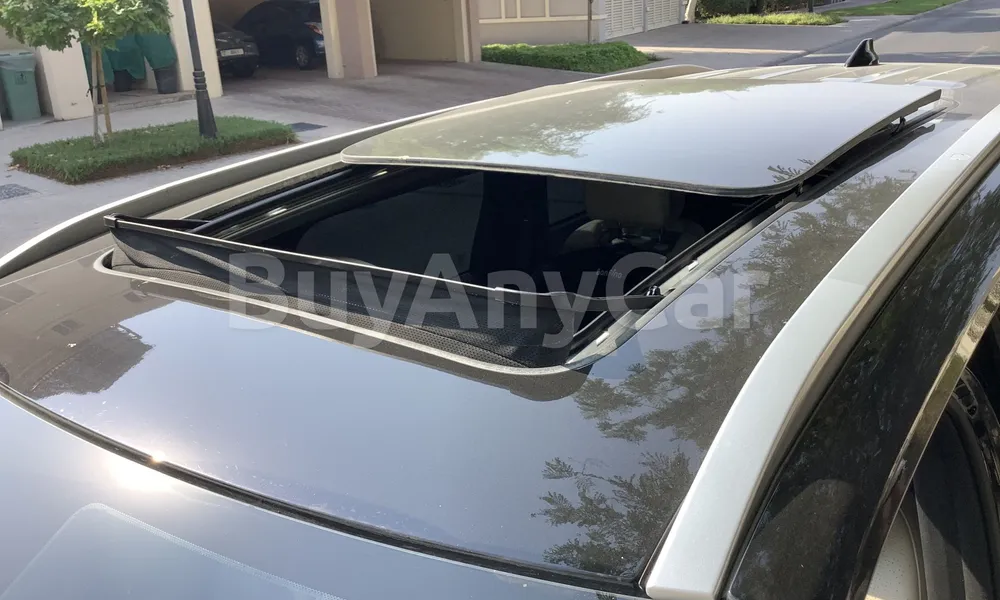 Vehicle photo 6